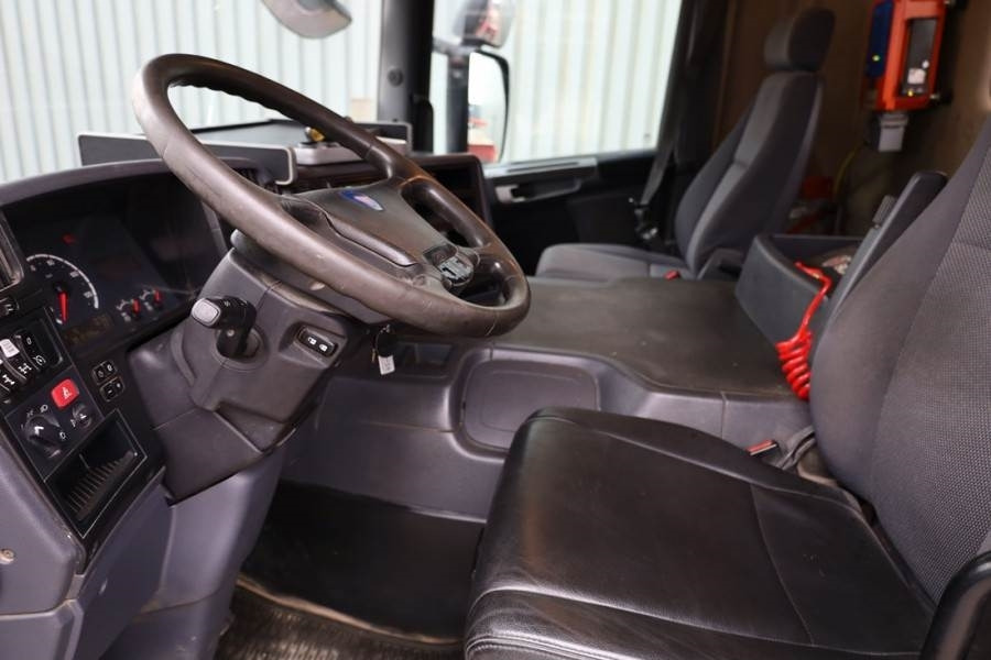 Scania 8x4 With Putzmeister PUMI 24-3.67CS Truck-mounted - Tahač: obrázek 4 Scania 8x4 With Putzmeister PUMI 24-3.67CS Truck-mounted - Tahač: obrázek 4