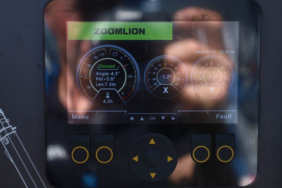 Zoomlion ZT22JE Fully Electric Lithium-Powered, 4x4 Rough T - Teleskopická plošina: obrázek 5 Zoomlion ZT22JE Fully Electric Lithium-Powered, 4x4 Rough T - Teleskopická plošina: obrázek 5