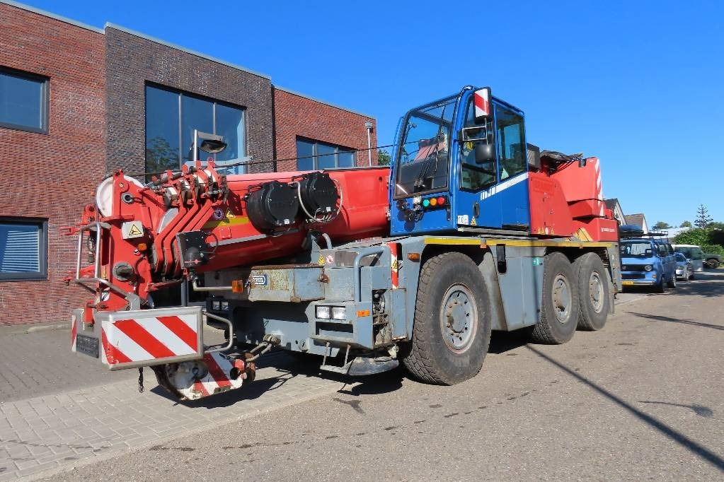 Terex Demag AC 40 City - Univerzální autojeřáb: obrázek 1 Terex Demag AC 40 City - Univerzální autojeřáb: obrázek 1