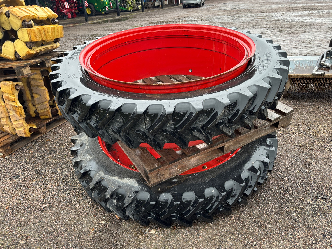 BKT 320/90R54 - Pneumatiky pro Zemědělská technika: obrázek 1 BKT 320/90R54 - Pneumatiky pro Zemědělská technika: obrázek 1