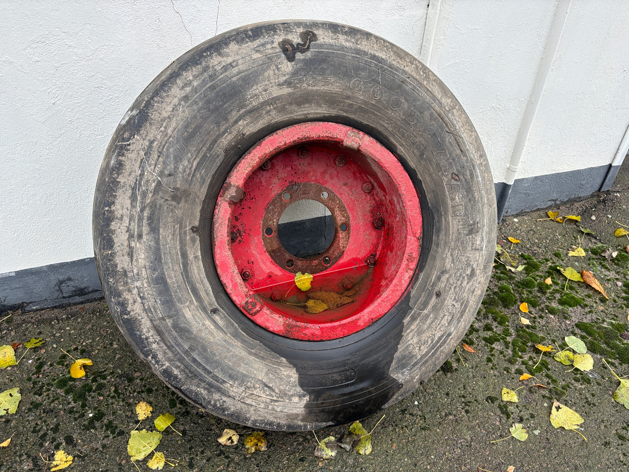 Goodyear 44x16 - Pneumatiky pro Zemědělská technika: obrázek 1 Goodyear 44x16 - Pneumatiky pro Zemědělská technika: obrázek 1