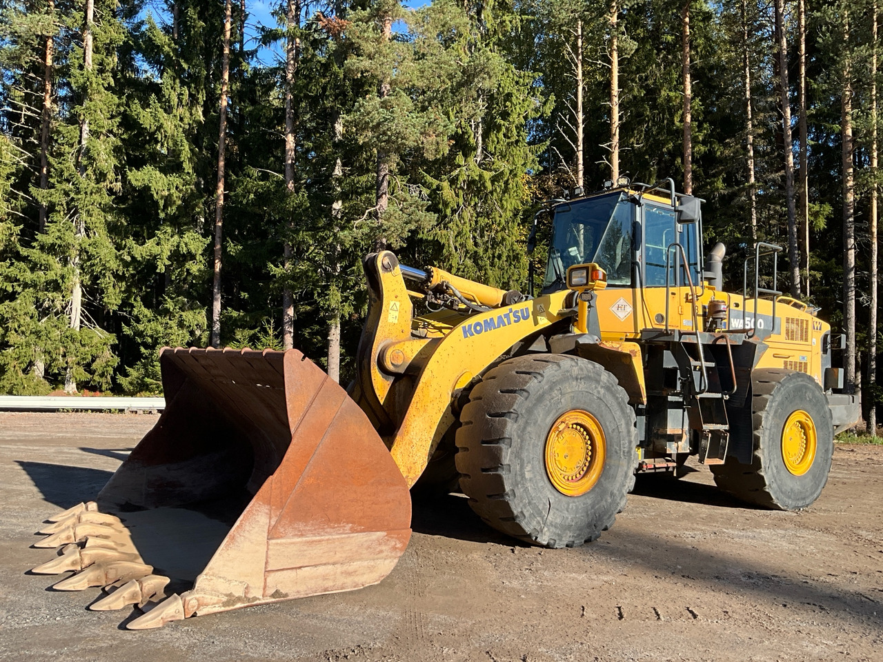 Komatsu WA500-6 - Kolový nakladač: obrázek 1 Komatsu WA500-6 - Kolový nakladač: obrázek 1