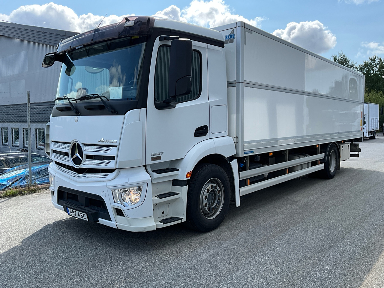 Mercedes-Benz Antos 7.7 - Chladírenský nákladní automobil: obrázek 1 Mercedes-Benz Antos 7.7 - Chladírenský nákladní automobil: obrázek 1
