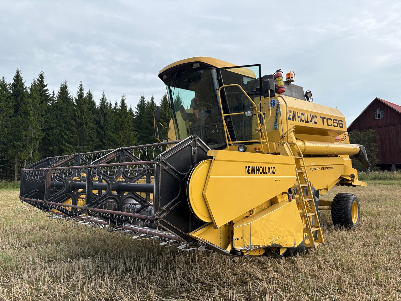 New Holland TC56 - Sklízecí mlátička: obrázek 1 New Holland TC56 - Sklízecí mlátička: obrázek 1