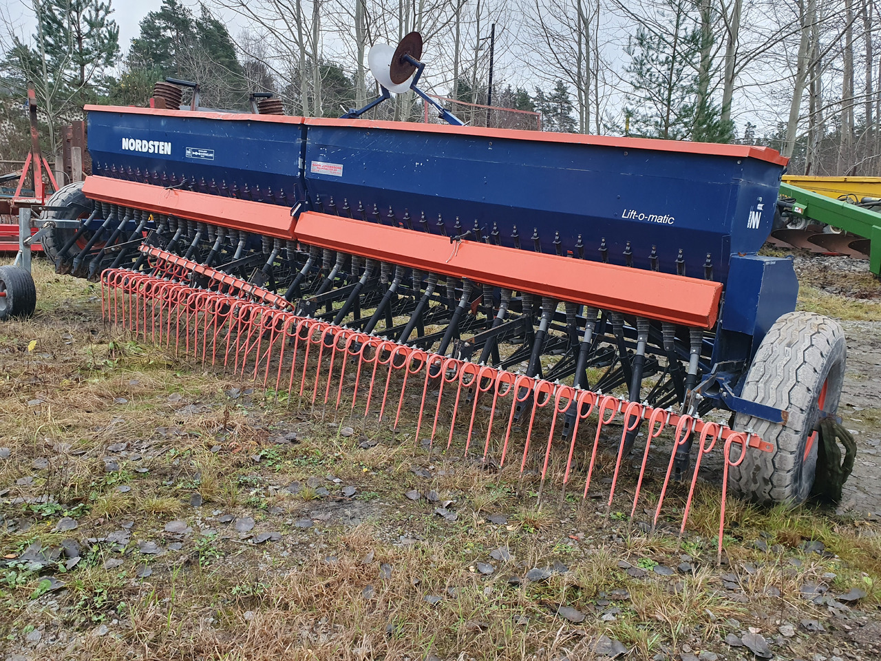 Nordsten CLF 500 MK II - Secí/ Sázecí stroj: obrázek 1 Nordsten CLF 500 MK II - Secí/ Sázecí stroj: obrázek 1