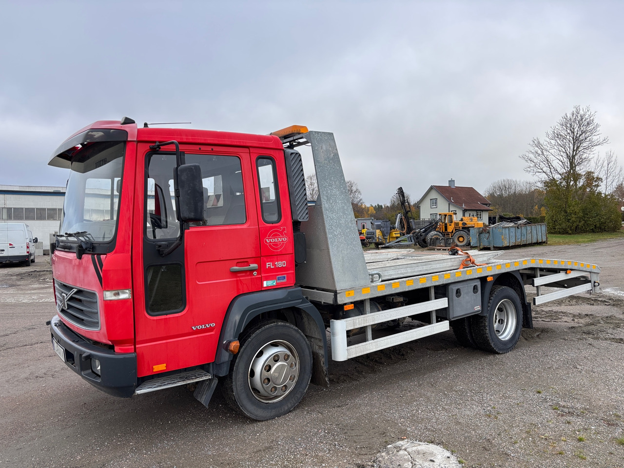 Volvo FL 180 4x2 - Nákladní automobil valníkový/ Plošinový: obrázek 1 Volvo FL 180 4x2 - Nákladní automobil valníkový/ Plošinový: obrázek 1