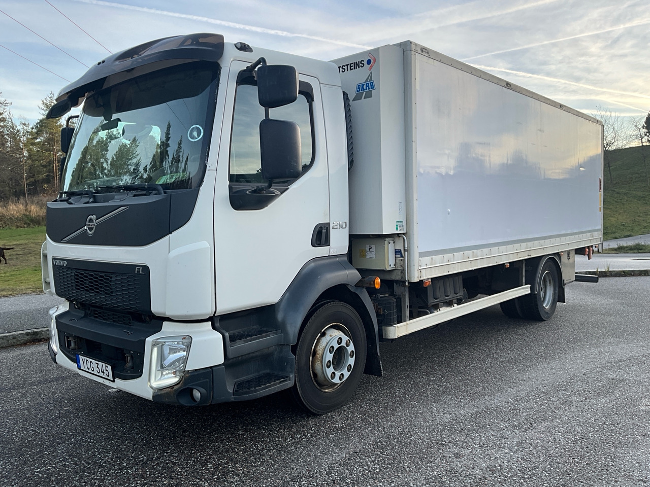 Volvo FL12 210 - Chladírenský nákladní automobil: obrázek 1 Volvo FL12 210 - Chladírenský nákladní automobil: obrázek 1