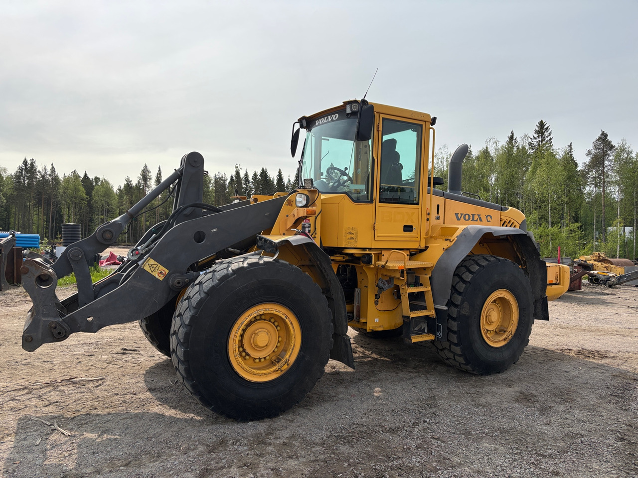 Volvo L120E - Kolový nakladač: obrázek 1 Volvo L120E - Kolový nakladač: obrázek 1