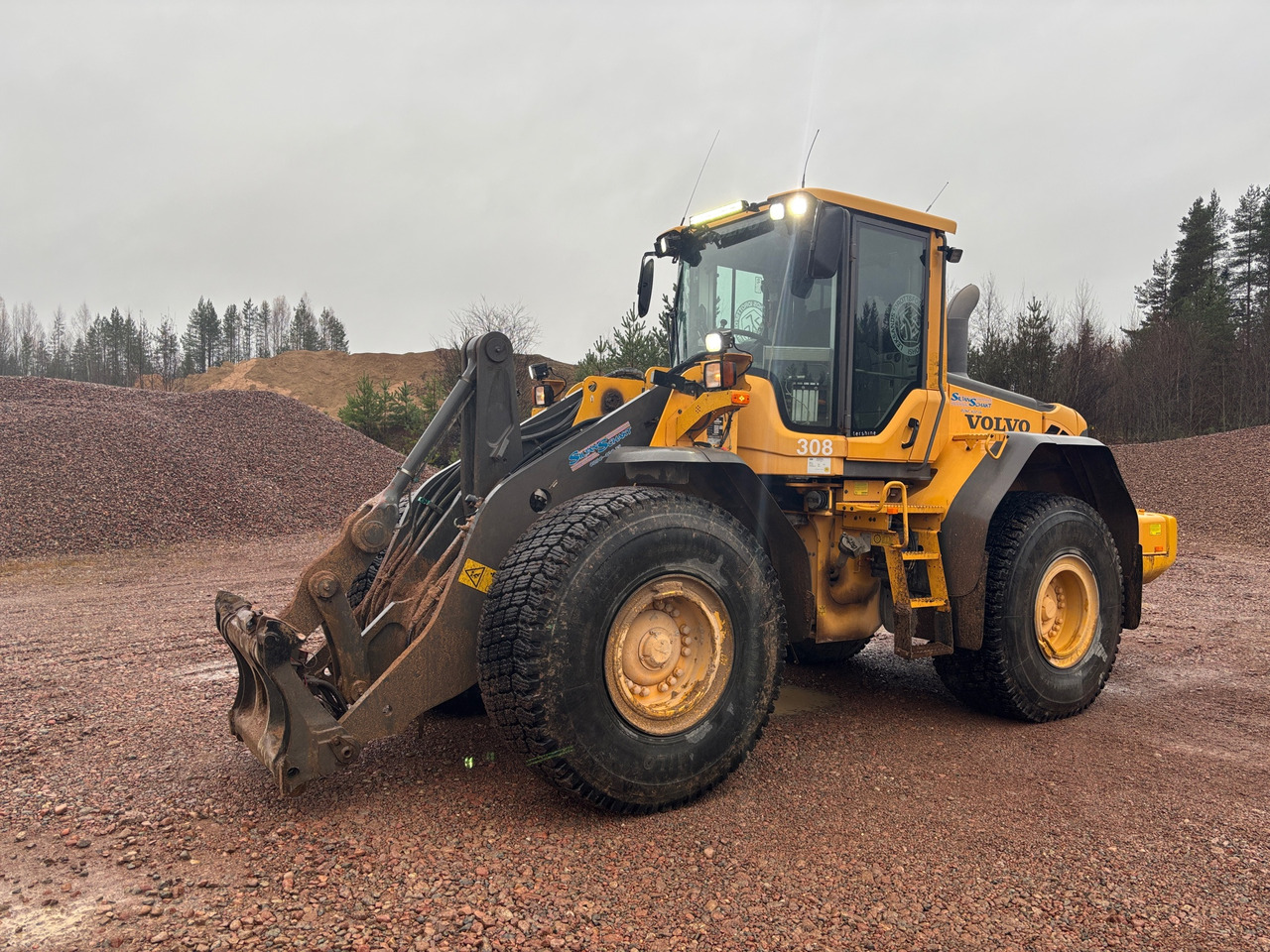 Volvo L120F - Kolový nakladač: obrázek 1 Volvo L120F - Kolový nakladač: obrázek 1