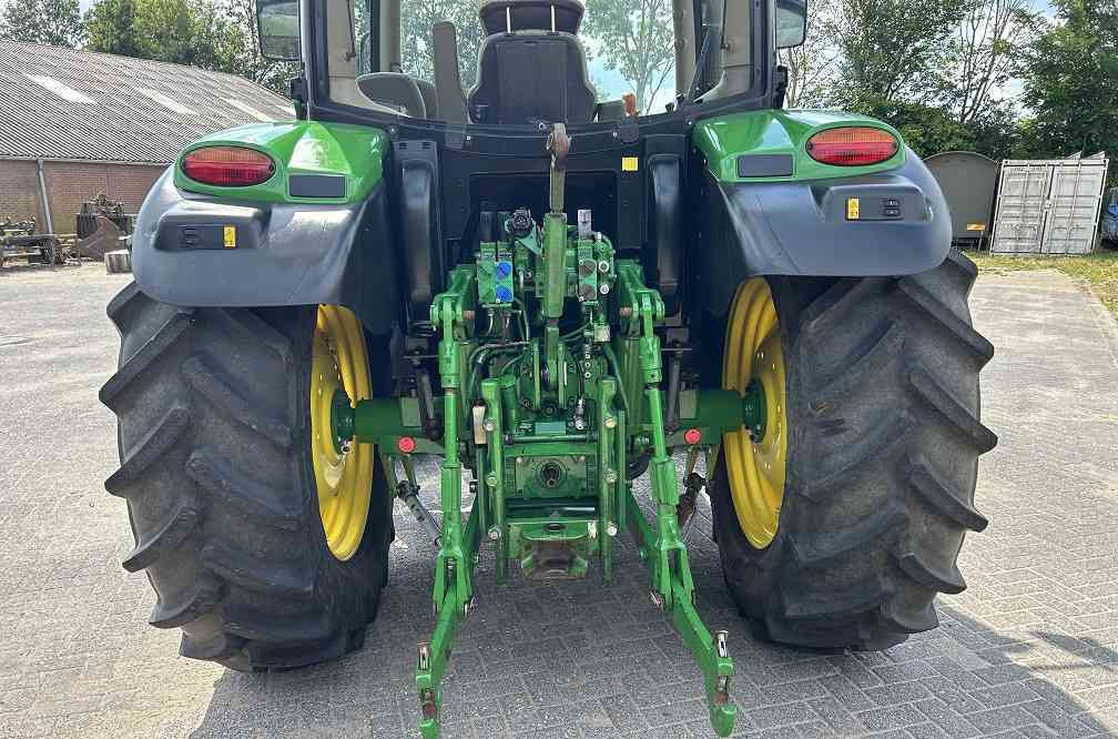 John Deere 6115R 6.115R - Traktor: obrázek 3 John Deere 6115R 6.115R - Traktor: obrázek 3