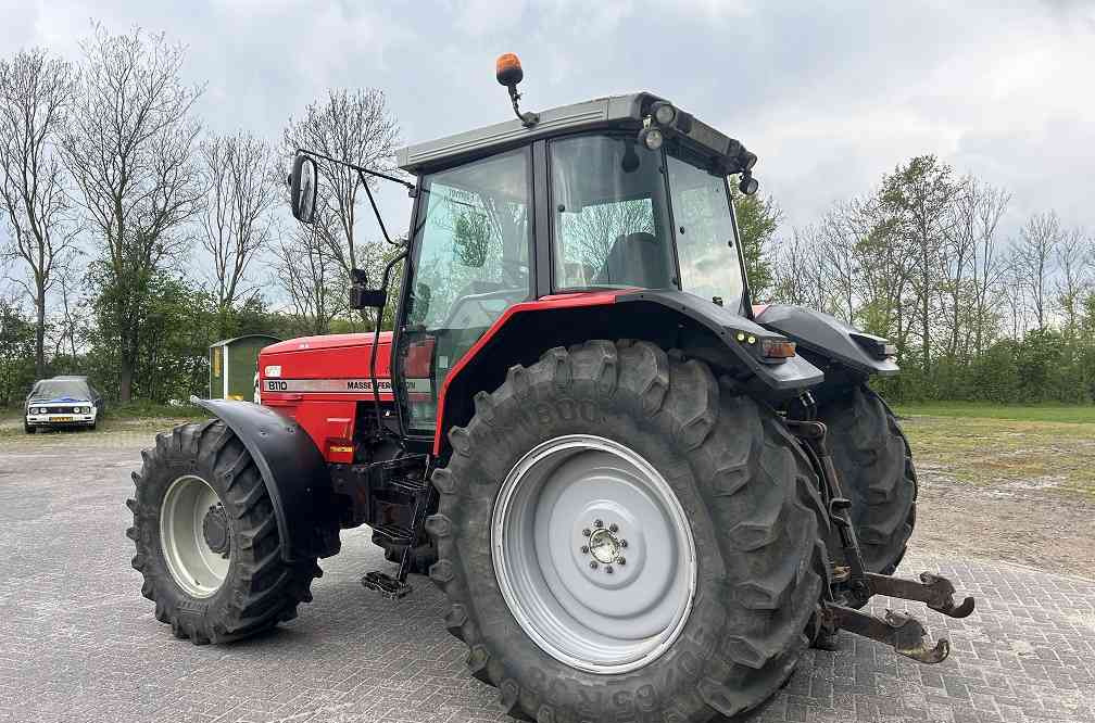 Massey Ferguson 8110 dynashift - Traktor: obrázek 2 Massey Ferguson 8110 dynashift - Traktor: obrázek 2