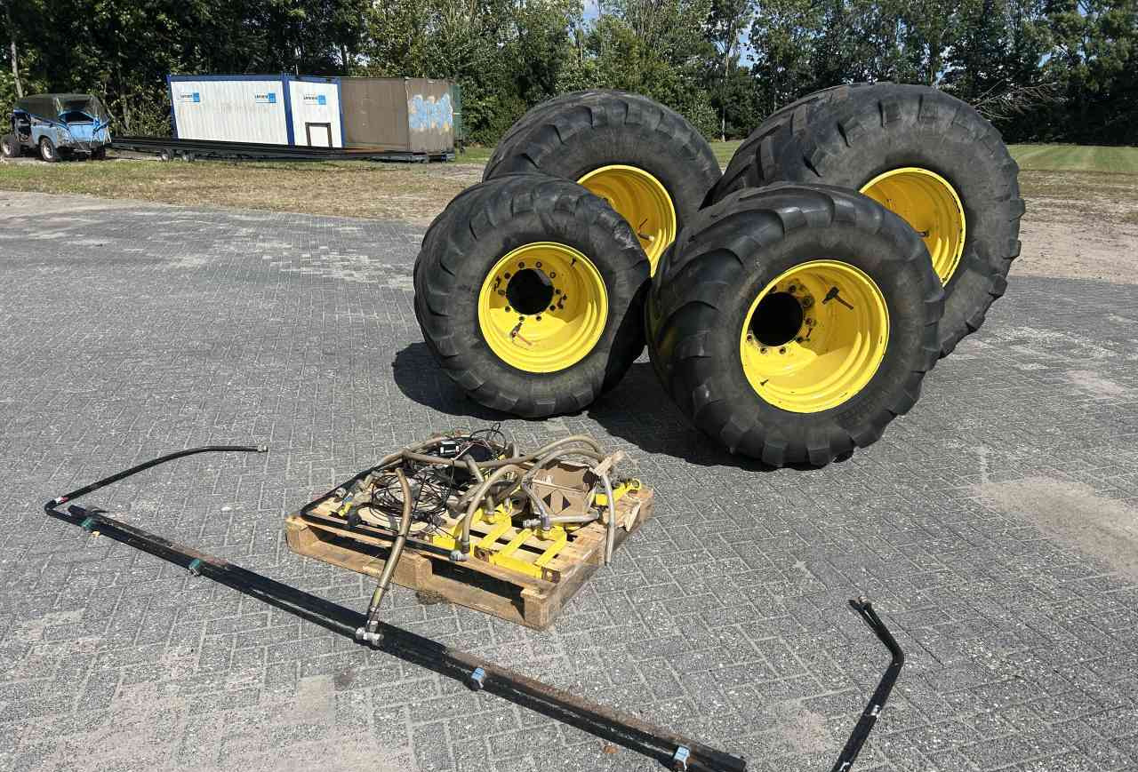 Michelin 1050/50x32 en 750/50x26 luchtdrukwissel set - Pneumatiky a ráfky pro Zemědělská technika: obrázek 1 Michelin 1050/50x32 en 750/50x26 luchtdrukwissel set - Pneumatiky a ráfky pro Zemědělská technika: obrázek 1