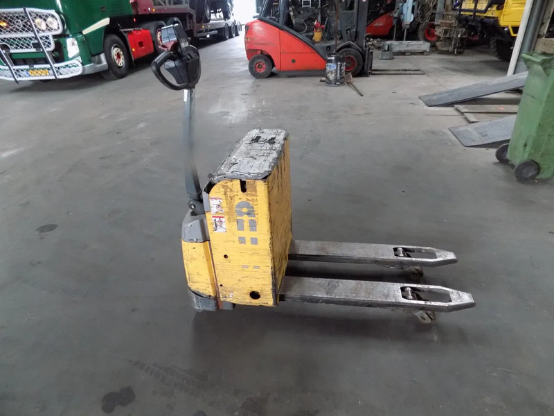 Atlet electrick lift choice off 3 pieces accu - Elektrický vysokozdvižný vozík: obrázek 1 Atlet electrick lift choice off 3 pieces accu - Elektrický vysokozdvižný vozík: obrázek 1