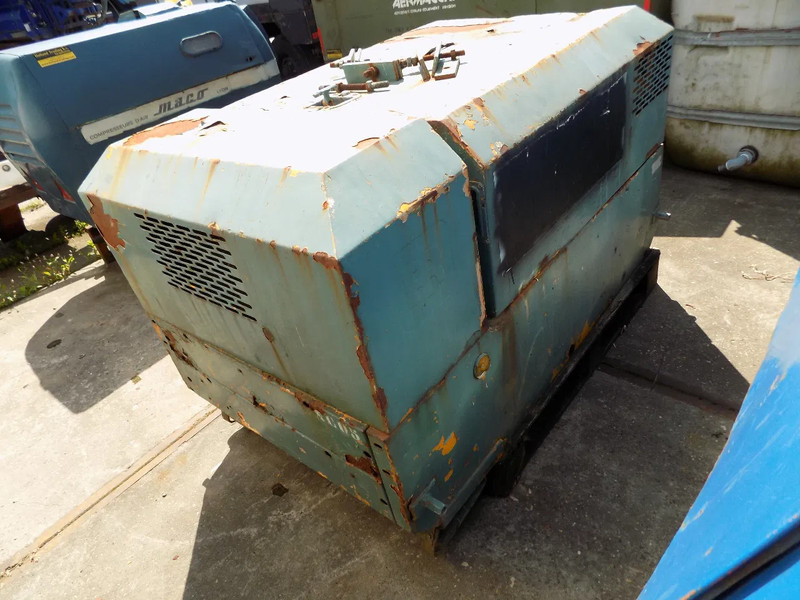 Ingersoll Rand compressor deutz typ 1011 met tandem aanhanger - Mobilní kompresor: obrázek 1 Ingersoll Rand compressor deutz typ 1011 met tandem aanhanger - Mobilní kompresor: obrázek 1