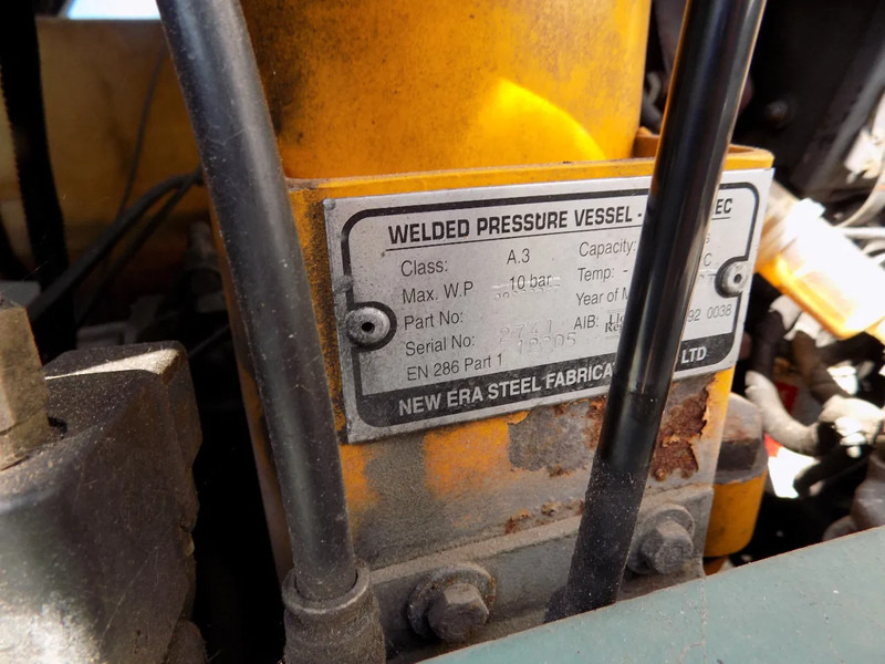 Mobilní kompresor Ingersoll Rand compressor deutz typ 1011 met tandem aanhanger: obrázek 13