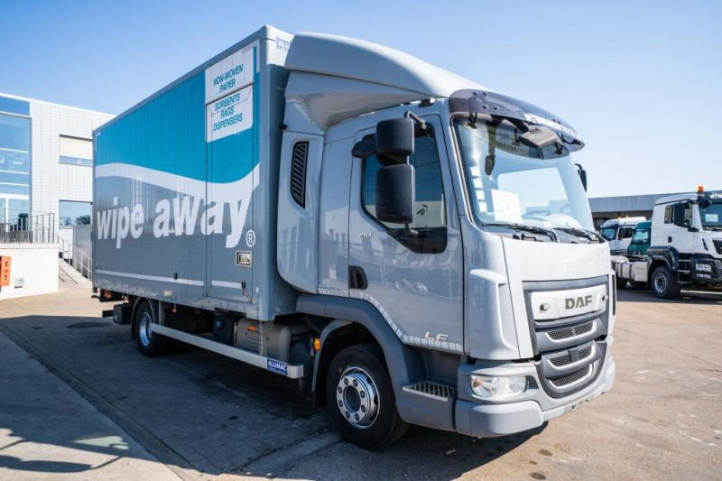 DAF LF 210 FA (12t)+DHOLLANDIA 2.5T - Skříňový nákladní auto: obrázek 2 DAF LF 210 FA (12t)+DHOLLANDIA 2.5T - Skříňový nákladní auto: obrázek 2
