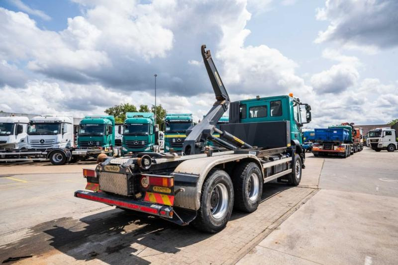 Iveco TRAKKER 360-6x4-PALFINGER - Hákový nosič kontejnerů: obrázek 4 Iveco TRAKKER 360-6x4-PALFINGER - Hákový nosič kontejnerů: obrázek 4