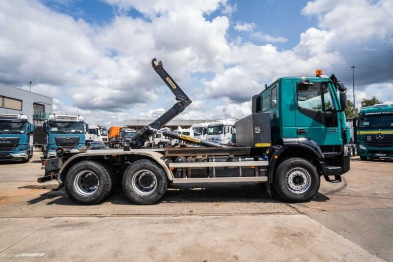 Iveco TRAKKER 360-6x4-PALFINGER - Hákový nosič kontejnerů: obrázek 3 Iveco TRAKKER 360-6x4-PALFINGER - Hákový nosič kontejnerů: obrázek 3
