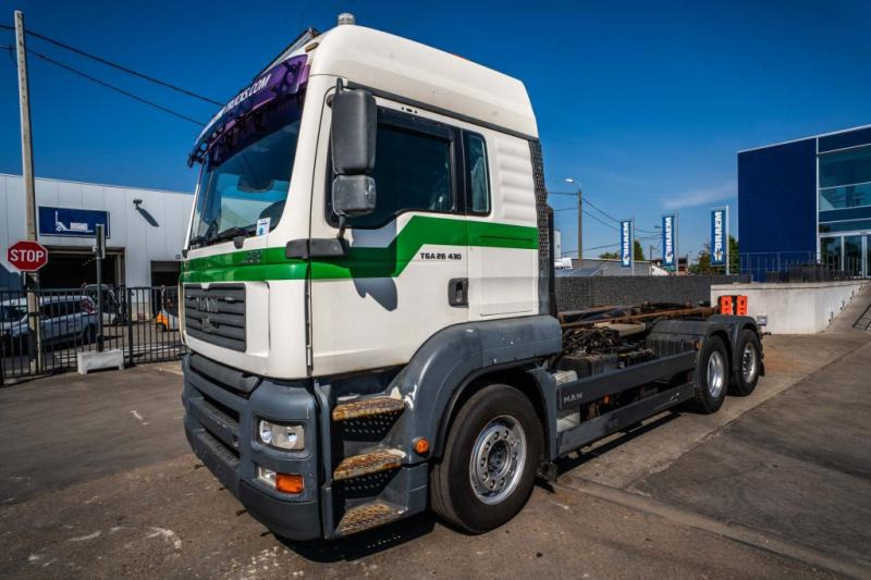 MAN TGA 26.430 LL - Hákový nosič kontejnerů: obrázek 1 MAN TGA 26.430 LL - Hákový nosič kontejnerů: obrázek 1