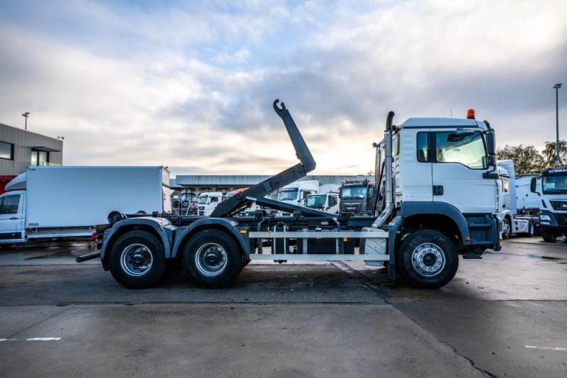 MAN TGA 33.360 BB - Hákový nosič kontejnerů: obrázek 3 MAN TGA 33.360 BB - Hákový nosič kontejnerů: obrázek 3