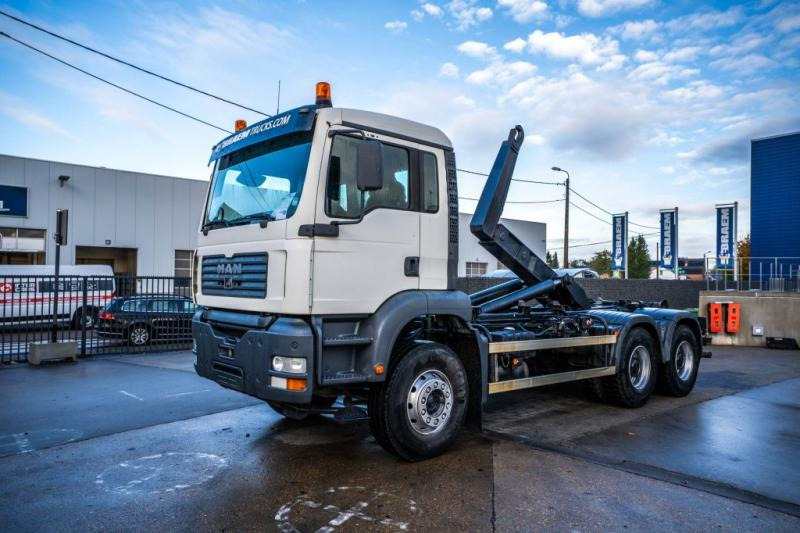 MAN TGA 33.360 BB - Hákový nosič kontejnerů: obrázek 1 MAN TGA 33.360 BB - Hákový nosič kontejnerů: obrázek 1