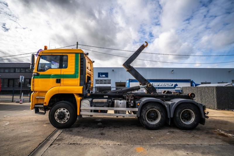 MAN TGA 33.430 BL - Hákový nosič kontejnerů: obrázek 2 MAN TGA 33.430 BL - Hákový nosič kontejnerů: obrázek 2