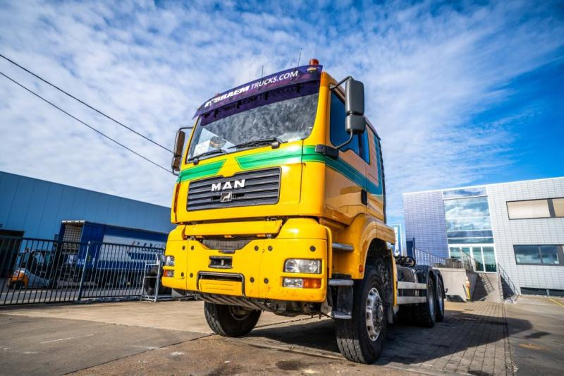 MAN TGA 33.430 BL - Hákový nosič kontejnerů: obrázek 5 MAN TGA 33.430 BL - Hákový nosič kontejnerů: obrázek 5