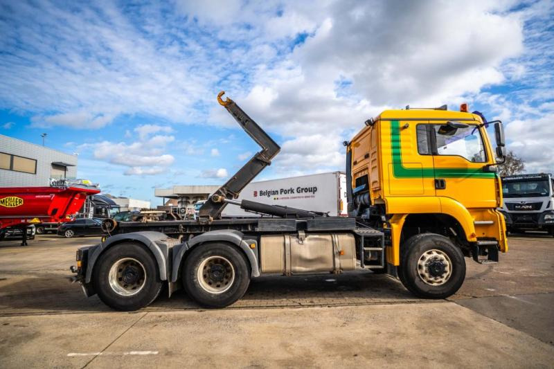 MAN TGA 33.430 BL - Hákový nosič kontejnerů: obrázek 4 MAN TGA 33.430 BL - Hákový nosič kontejnerů: obrázek 4