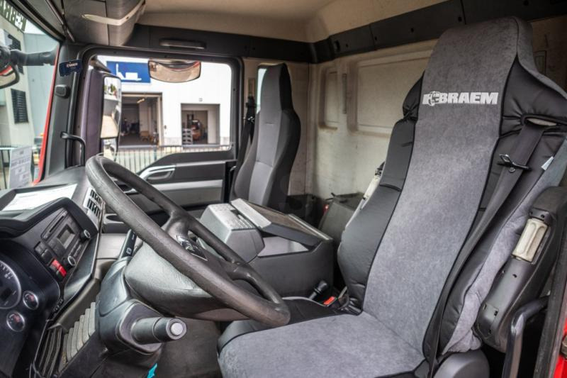 Interior photo 1: Nákladní automobil valníkový/ Plošinový, Auto s hydraulickou rukou MAN TGS 33.360 BB - KENNIS 16.000
