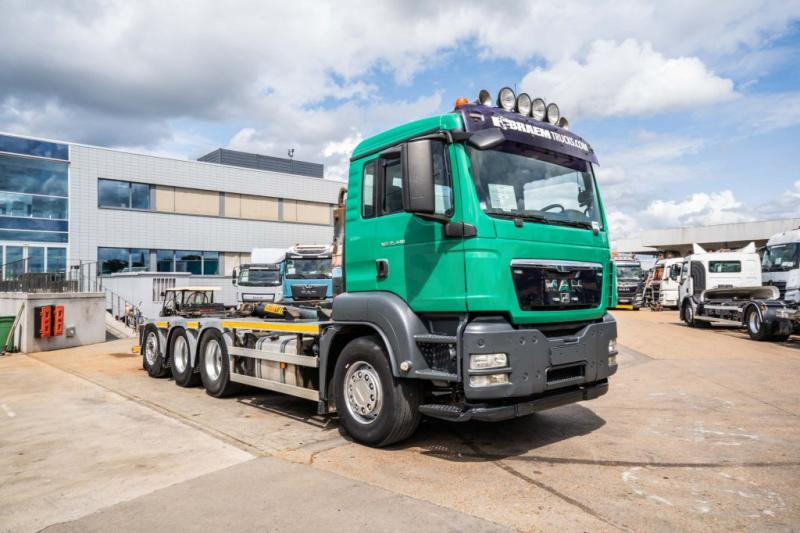 MAN TGS 35.440 BL 8x4-4 - Hákový nosič kontejnerů: obrázek 2 MAN TGS 35.440 BL 8x4-4 - Hákový nosič kontejnerů: obrázek 2