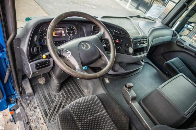 Interior photo 2: Sklápěč Mercedes ACTROS 3241 K-MP3-8X4