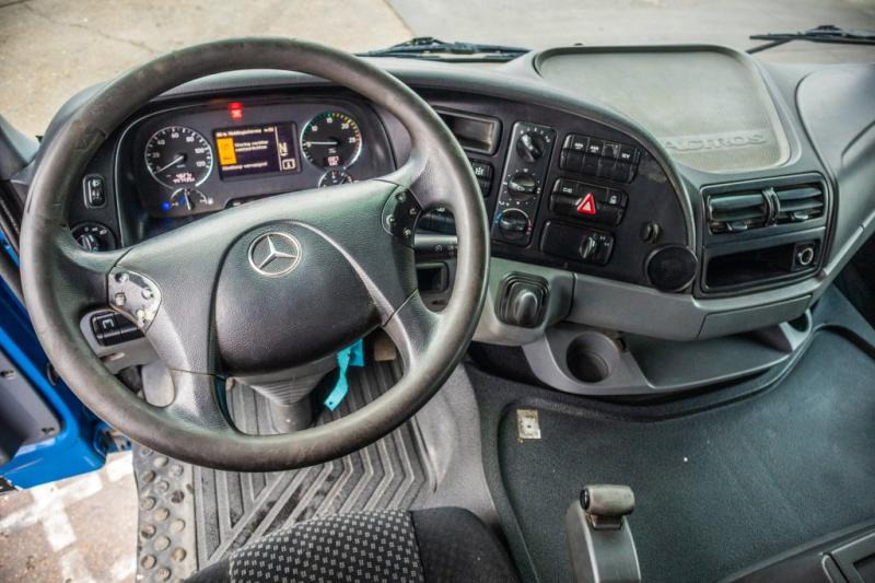 Interior photo 1: Sklápěč Mercedes ACTROS 3241 K-MP3-8X4