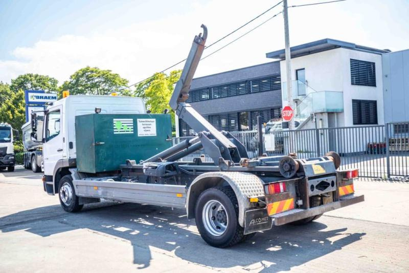 Mercedes ATEGO 1222 K - Hákový nosič kontejnerů: obrázek 4 Mercedes ATEGO 1222 K - Hákový nosič kontejnerů: obrázek 4