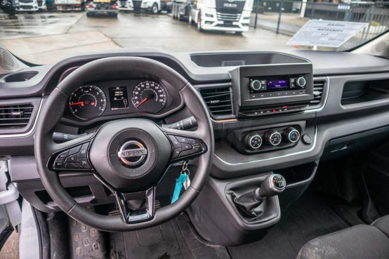 Interior photo 1: Malá dodávka Nissan Primastar