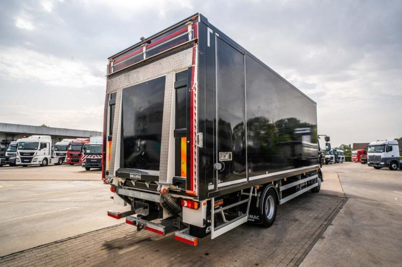 Renault D250 16T.- 36000 KM +DHOLLANDIA 2T. - Skříňový nákladní auto: obrázek 4 Renault D250 16T.- 36000 KM +DHOLLANDIA 2T. - Skříňový nákladní auto: obrázek 4