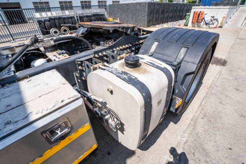 Tahač Volvo FMX 420 + HYDR.: obrázek 9