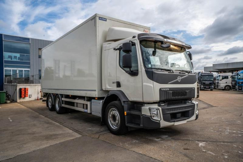 Volvo FE 320 -6X2 +DHOLLANDIA 2.5T- 194.400 KM - Skříňový nákladní auto: obrázek 2 Volvo FE 320 -6X2 +DHOLLANDIA 2.5T- 194.400 KM - Skříňový nákladní auto: obrázek 2