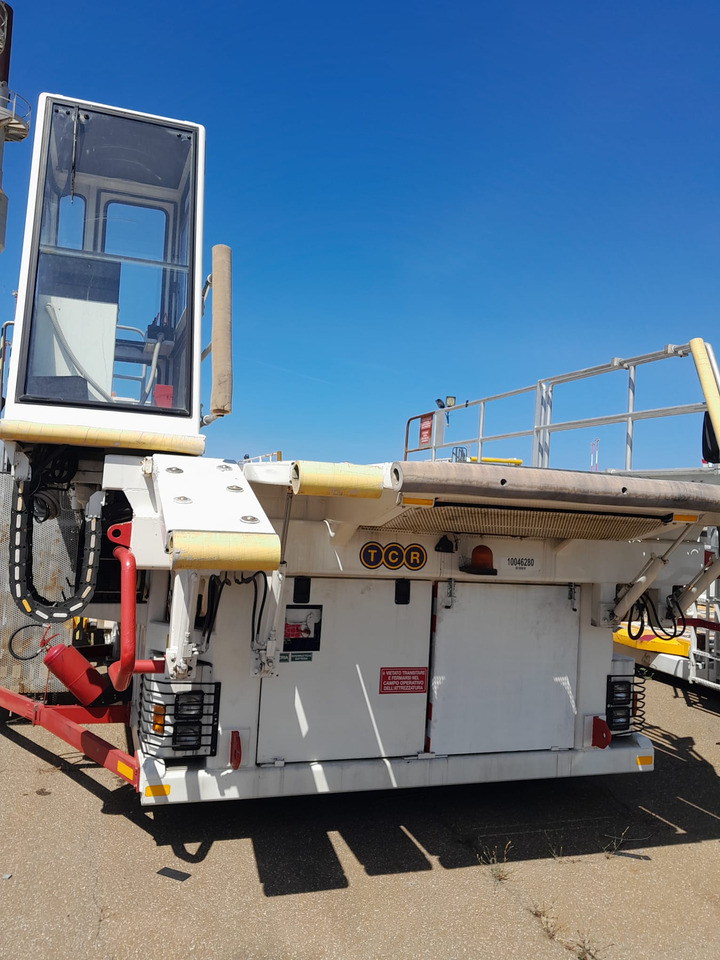 2PU1500 highloader - Nakladač kontejnerů/ Palet: obrázek 1 2PU1500 highloader - Nakladač kontejnerů/ Palet: obrázek 1