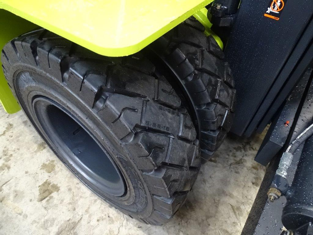 Clark C80D900 - TRIPLEX - NEU - Dieselový vysokozdvižný vozík: obrázek 2 Clark C80D900 - TRIPLEX - NEU - Dieselový vysokozdvižný vozík: obrázek 2