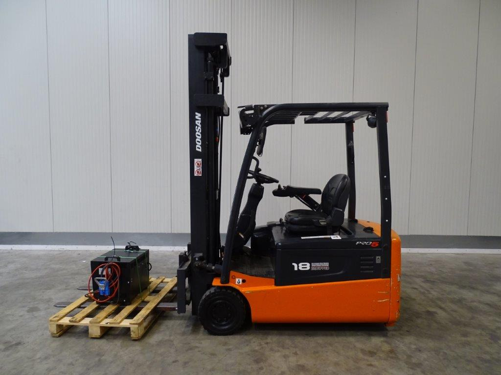 Doosan B18T-5 - TRIPLEX - Elektrický vysokozdvižný vozík: obrázek 3 Doosan B18T-5 - TRIPLEX - Elektrický vysokozdvižný vozík: obrázek 3