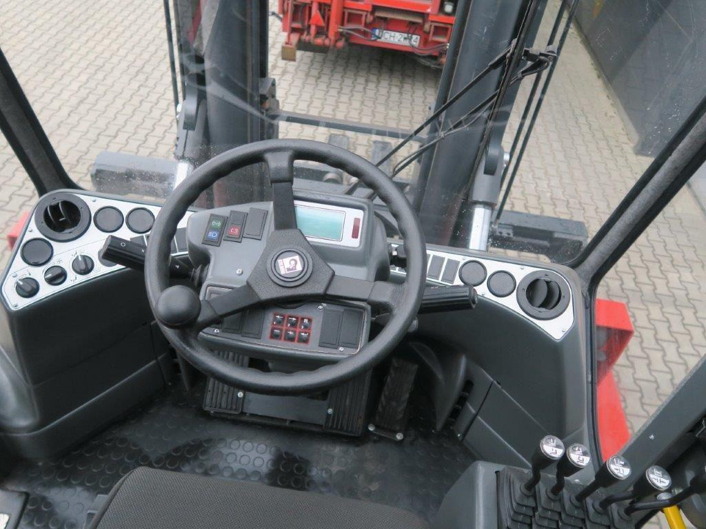Kalmar DCE150-6 Marine Forklift For Boat Handling - Dieselový vysokozdvižný vozík: obrázek 3 Kalmar DCE150-6 Marine Forklift For Boat Handling - Dieselový vysokozdvižný vozík: obrázek 3