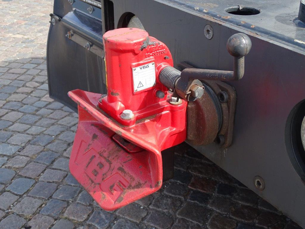 Terminálový traktor Kalmar TTX182A - Strassenzulassung: obrázek 10