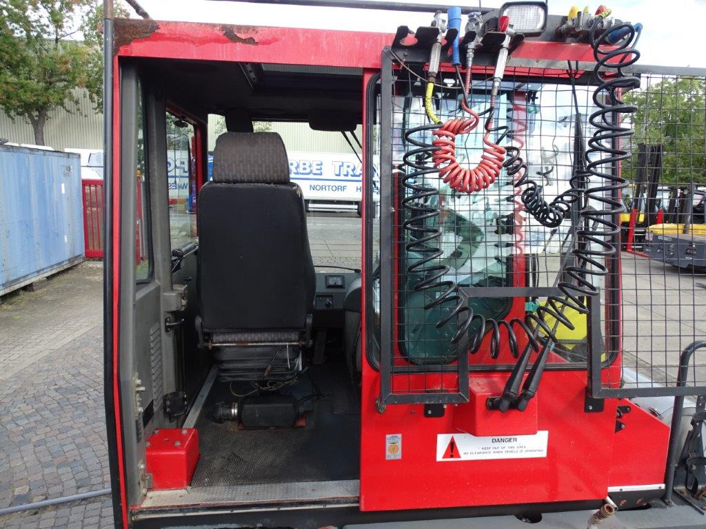 Terminálový traktor Kalmar TTX182A - Strassenzulassung: obrázek 7