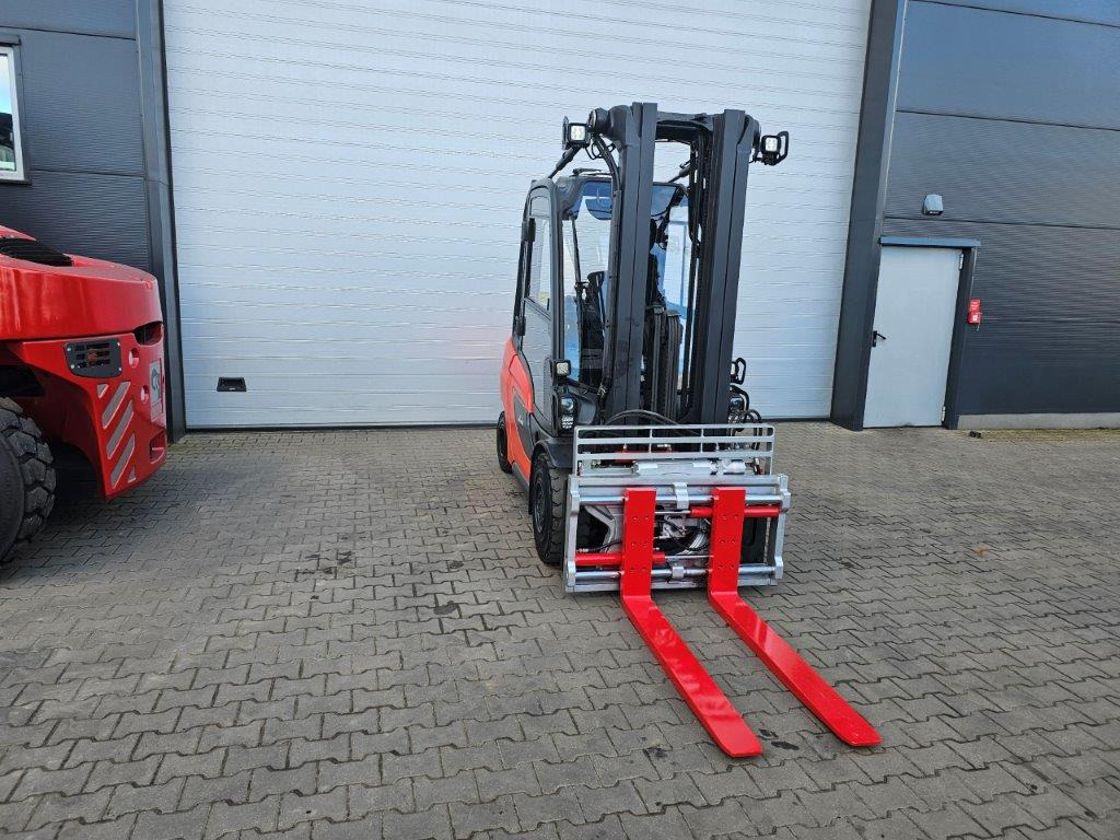 Linde H35D-01 - TRIPLEX - NEU MODEL - Dieselový vysokozdvižný vozík: obrázek 4 Linde H35D-01 - TRIPLEX - NEU MODEL - Dieselový vysokozdvižný vozík: obrázek 4