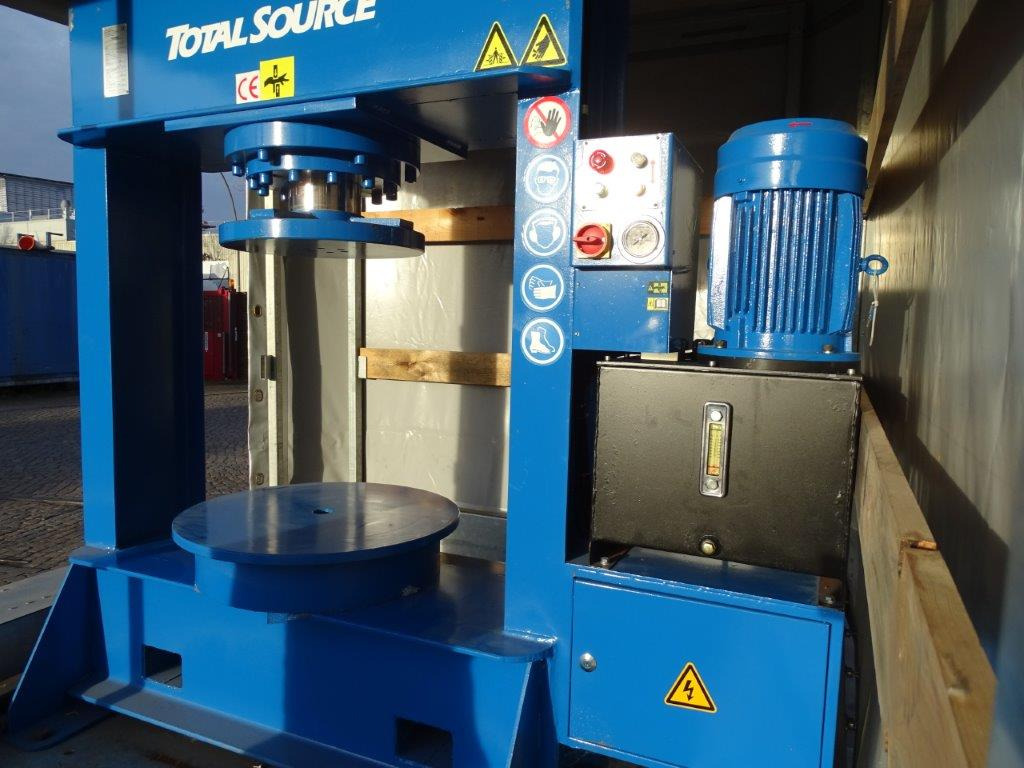 MOBILE VOLLREIFENPRESSE - Vybavení garáže/ Dílny: obrázek 5 MOBILE VOLLREIFENPRESSE - Vybavení garáže/ Dílny: obrázek 5