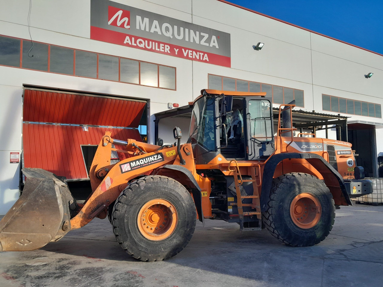 DOOSAN DL300 L/AUX - Kolový nakladač: obrázek 3 DOOSAN DL300 L/AUX - Kolový nakladač: obrázek 3