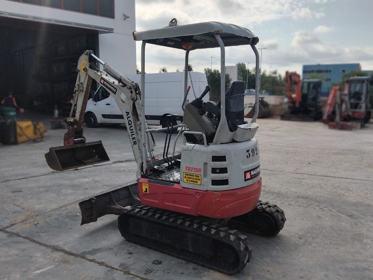 TAKEUCHI TB215R EASY - Mini rýpadlo: obrázek 3 TAKEUCHI TB215R EASY - Mini rýpadlo: obrázek 3