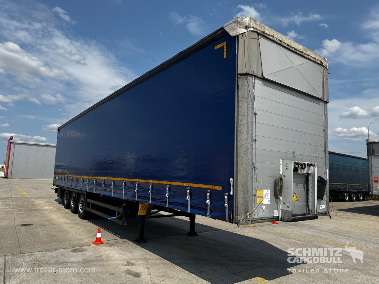 SCHMITZ Curtainsider Varios - Plachtový návěs: obrázek 1 SCHMITZ Curtainsider Varios - Plachtový návěs: obrázek 1