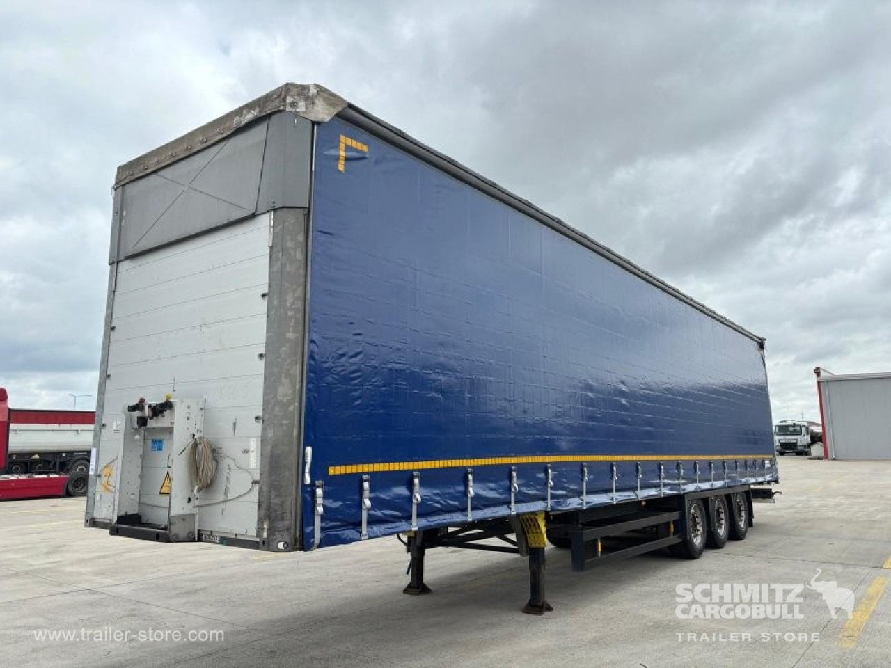 SCHMITZ Curtainsider Varios - Plachtový návěs: obrázek 1 SCHMITZ Curtainsider Varios - Plachtový návěs: obrázek 1