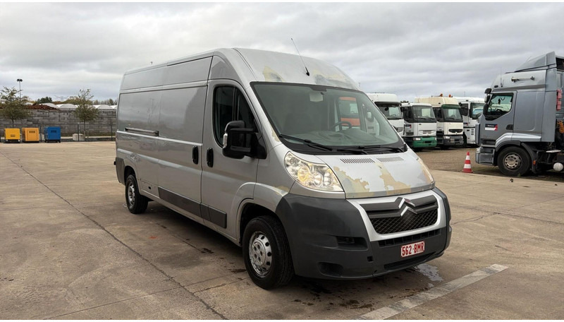 Citroën Jumper (3.0L / BELGIAN VAN / GOOD CONDITION / EURO 4 / 3 SEATS / L3H2 / AIRCO) - Furgon: obrázek 3 Citroën Jumper (3.0L / BELGIAN VAN / GOOD CONDITION / EURO 4 / 3 SEATS / L3H2 / AIRCO) - Furgon: obrázek 3